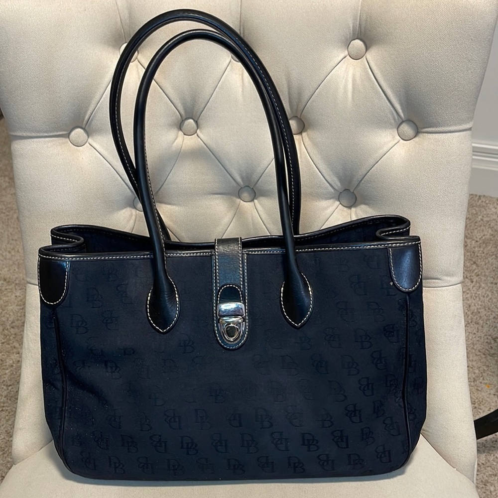 Dooney & Bourke K1013498 black monogram jacquard with black leather trim tote